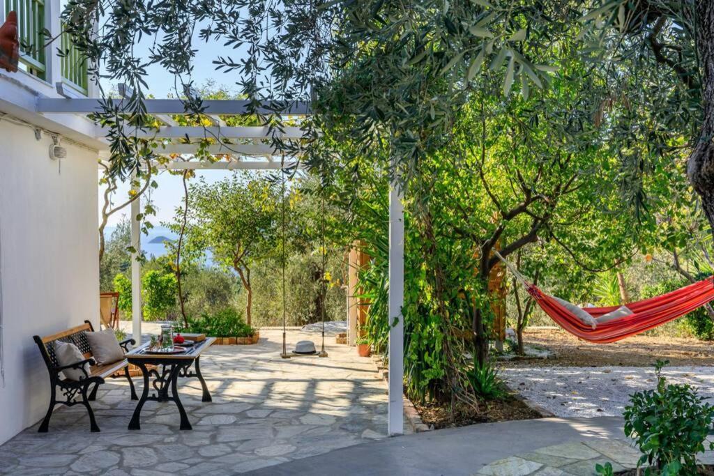 Nina-Myrtia Countryside House Skopelos Ditropo Exterior foto