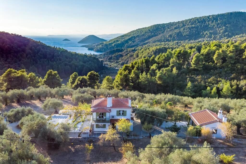 Nina-Myrtia Countryside House Skopelos Ditropo Exterior foto