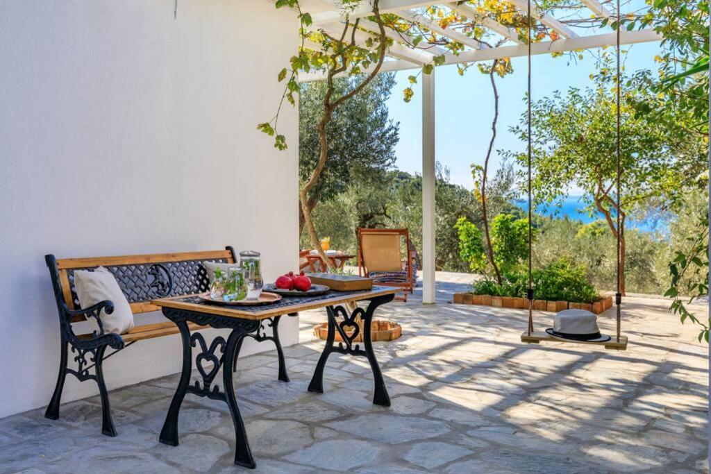 Nina-Myrtia Countryside House Skopelos Ditropo Exterior foto