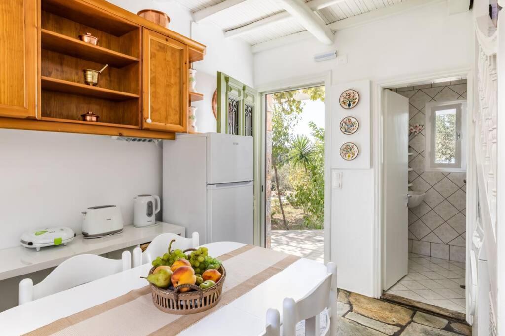Nina-Myrtia Countryside House Skopelos Ditropo Exterior foto