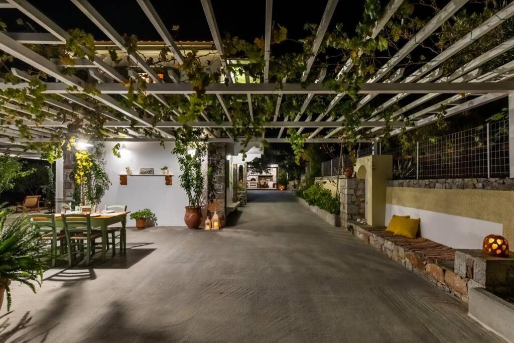 Nina-Myrtia Countryside House Skopelos Ditropo Exterior foto