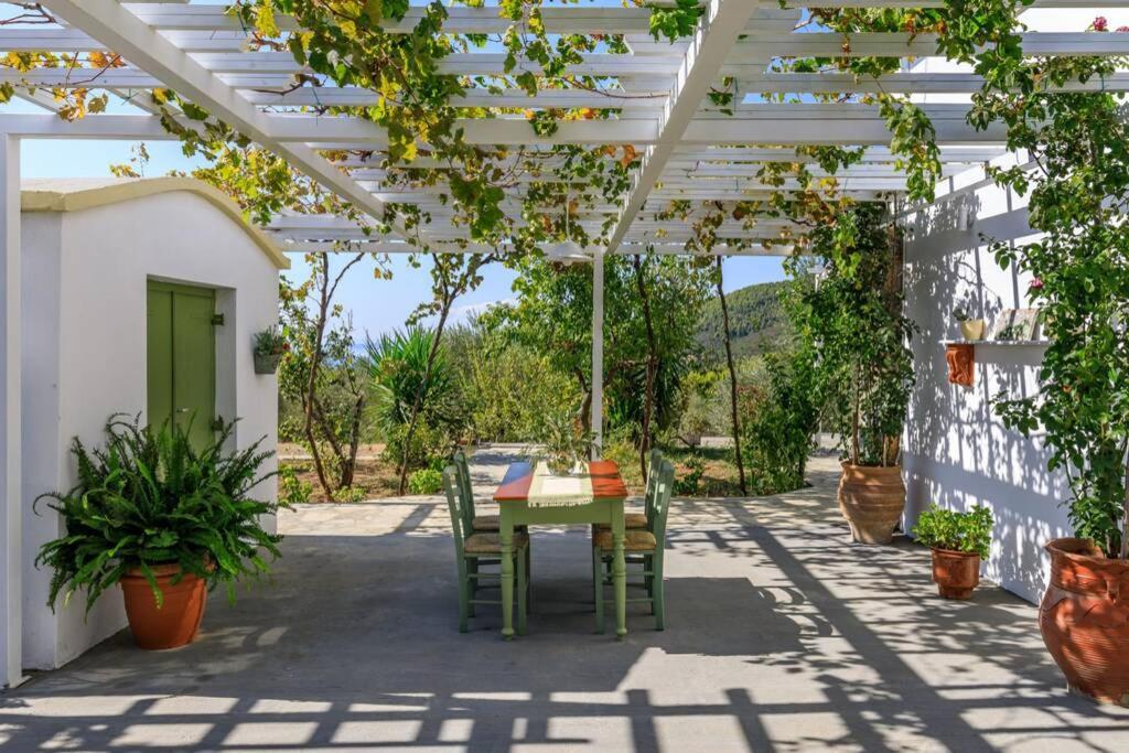 Nina-Myrtia Countryside House Skopelos Ditropo Exterior foto
